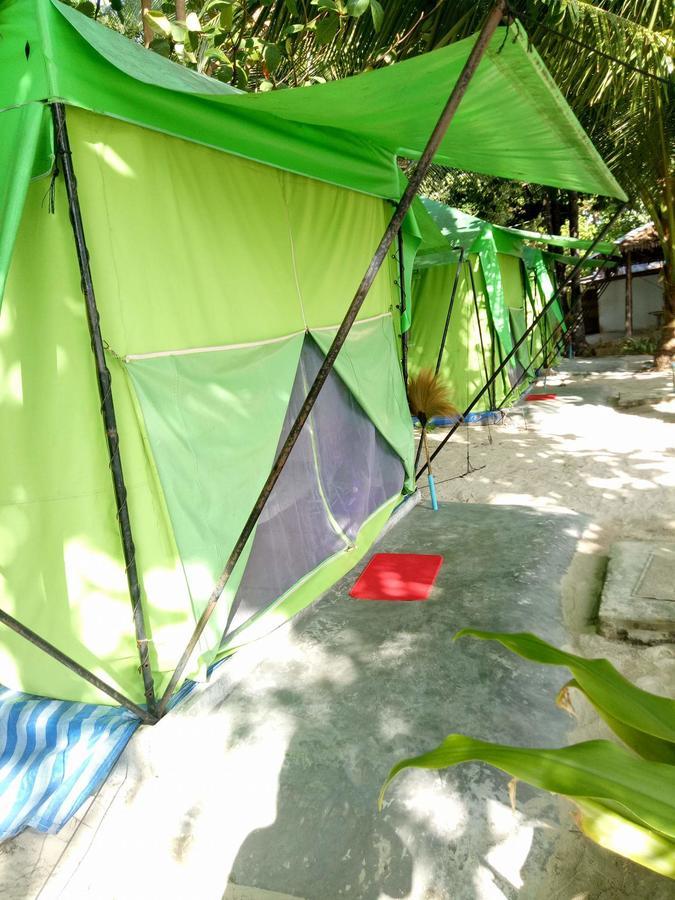 Koh Ngai Camping Restaurant @ Bar Exterior photo